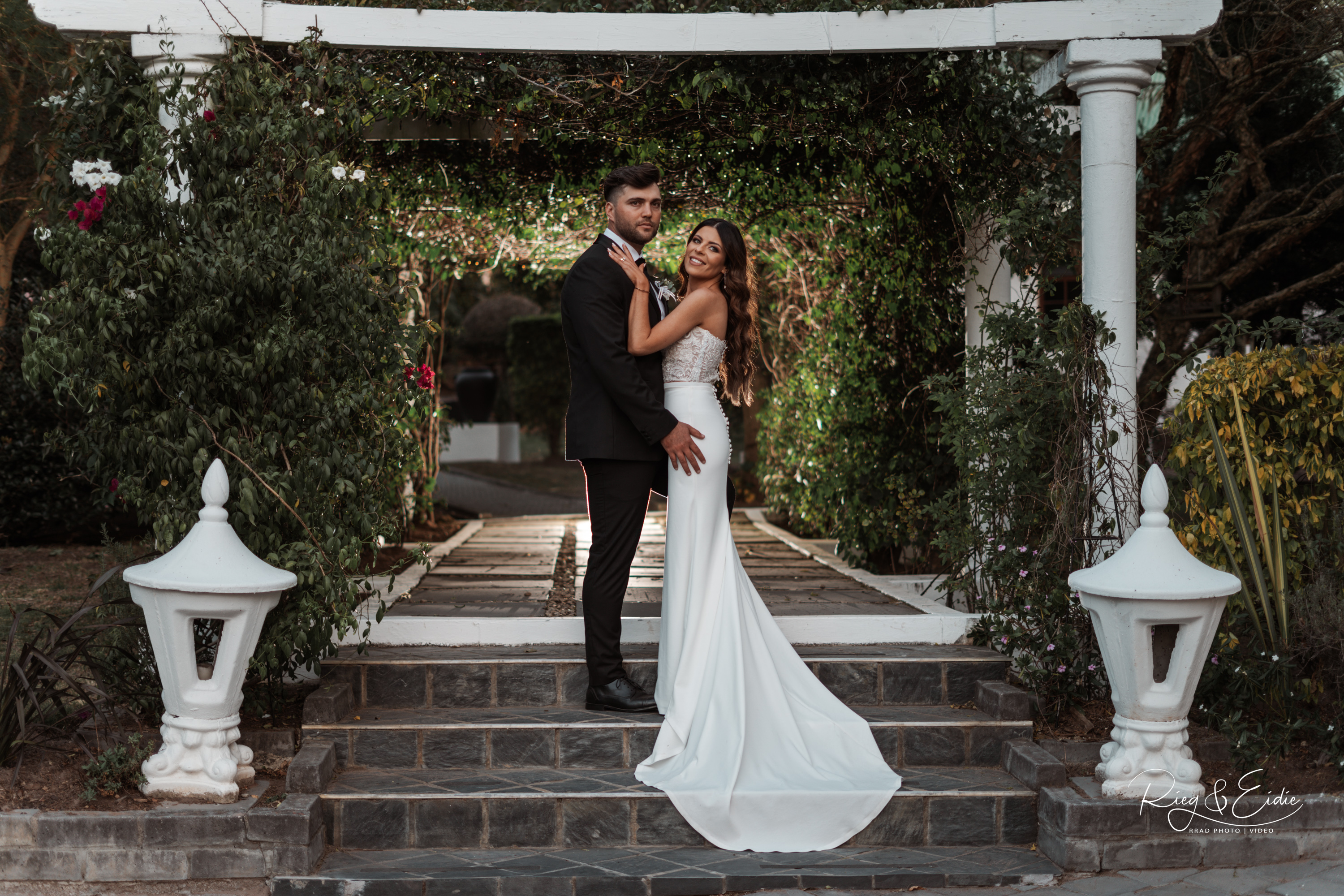 How to Create a Wedding Budget That Works