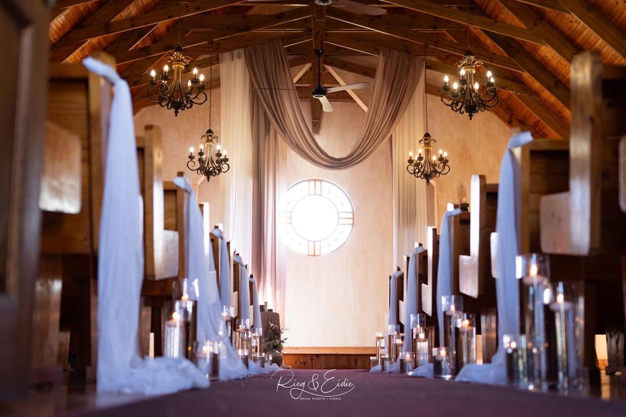 Ilonice's Events & Decor gallery 13